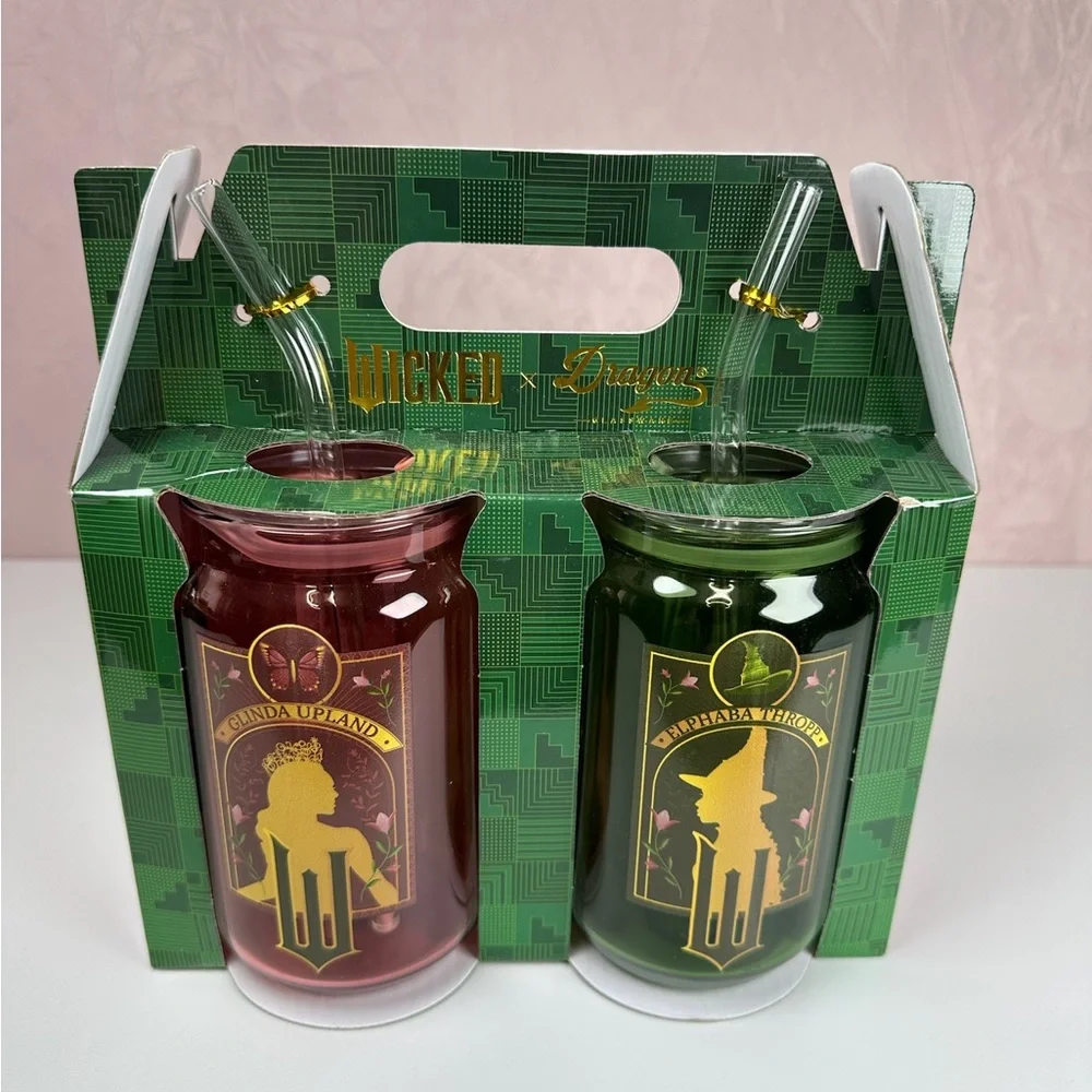 -Themed Ruby Red & Emerald Green Glass Tumbler Set with Straws